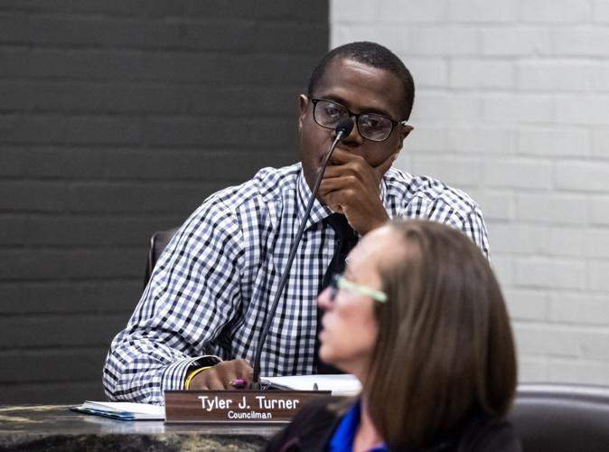 BR.gonzalesclerk.081125_782 MJ.JPG